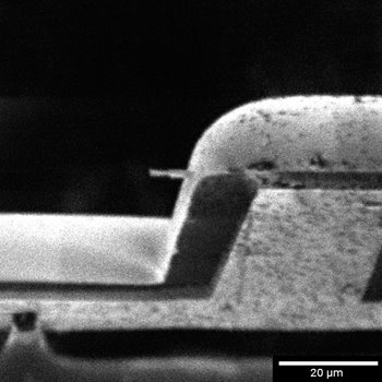 TEM-lamella-1kV-20pA.jpg